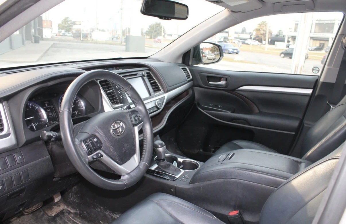 Toyota Highlander XLE * 3.5 V6 * 7 МЕСТЕН * СЕРВИЗНА ИСТОРИЯ * , снимка 8 - Автомобили и джипове - 54156317