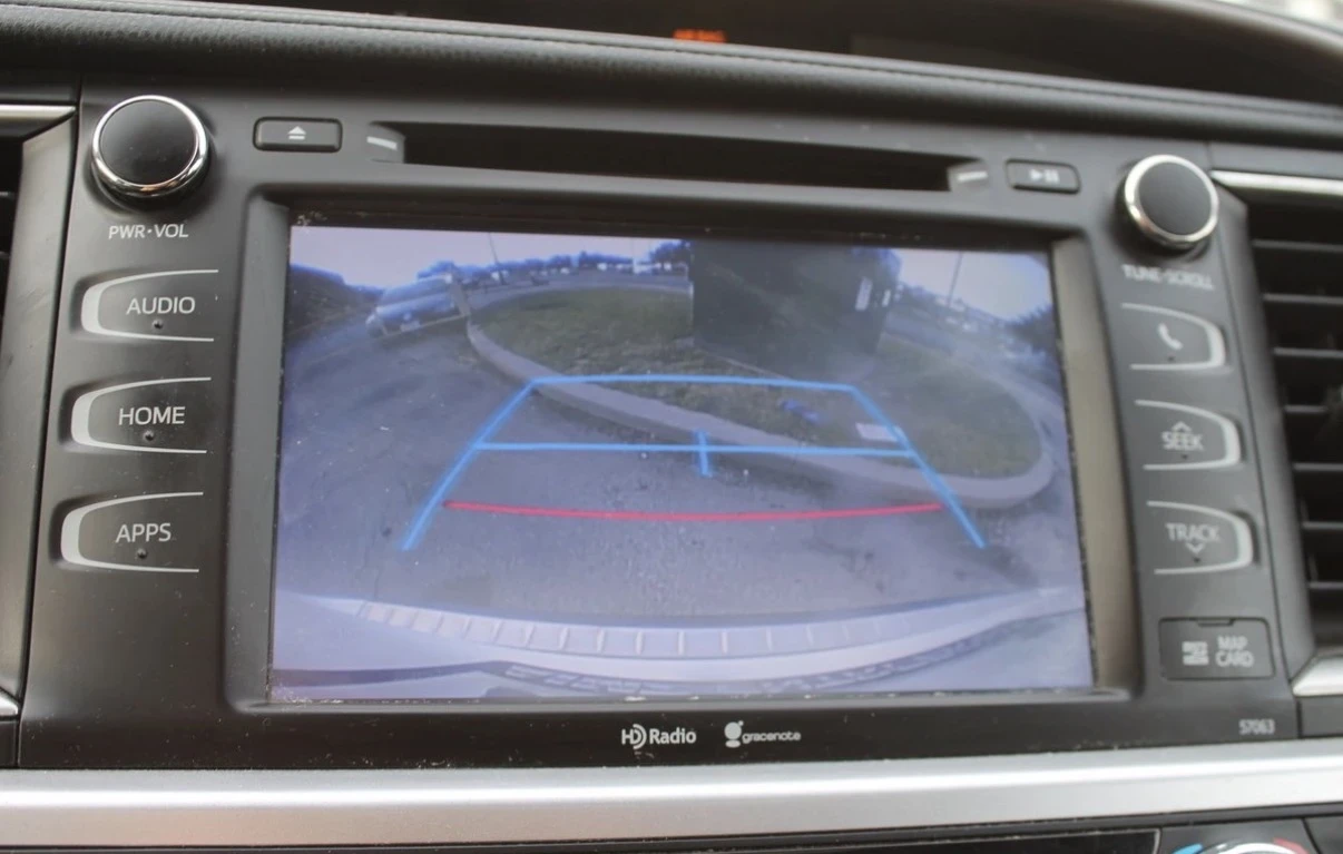 Toyota Highlander XLE * 3.5 V6 * 7 МЕСТЕН * СЕРВИЗНА ИСТОРИЯ * , снимка 12 - Автомобили и джипове - 54156317