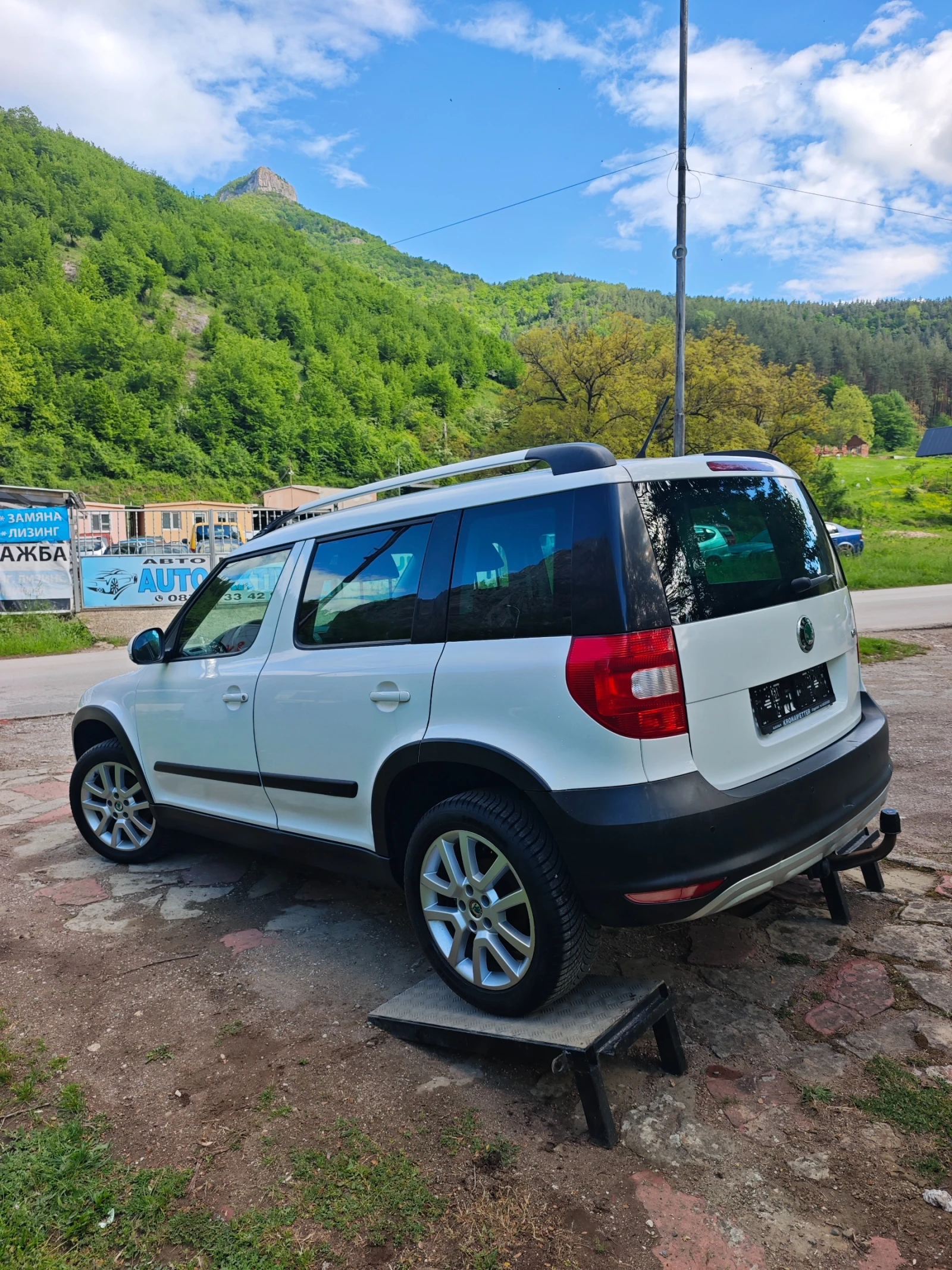 Skoda Yeti 1.2I SCOUT 105кс, снимка 6 - Автомобили и джипове - 54605369