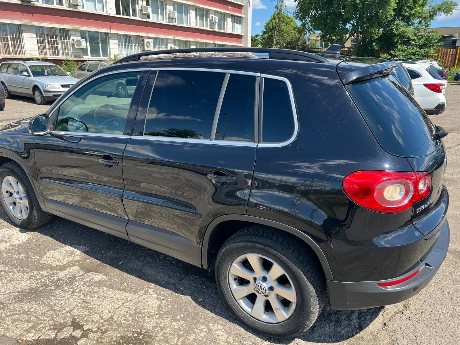 VW Tiguan 2.0TDI 4Motion Off road Highline, снимка 7 - Автомобили и джипове - 54755662