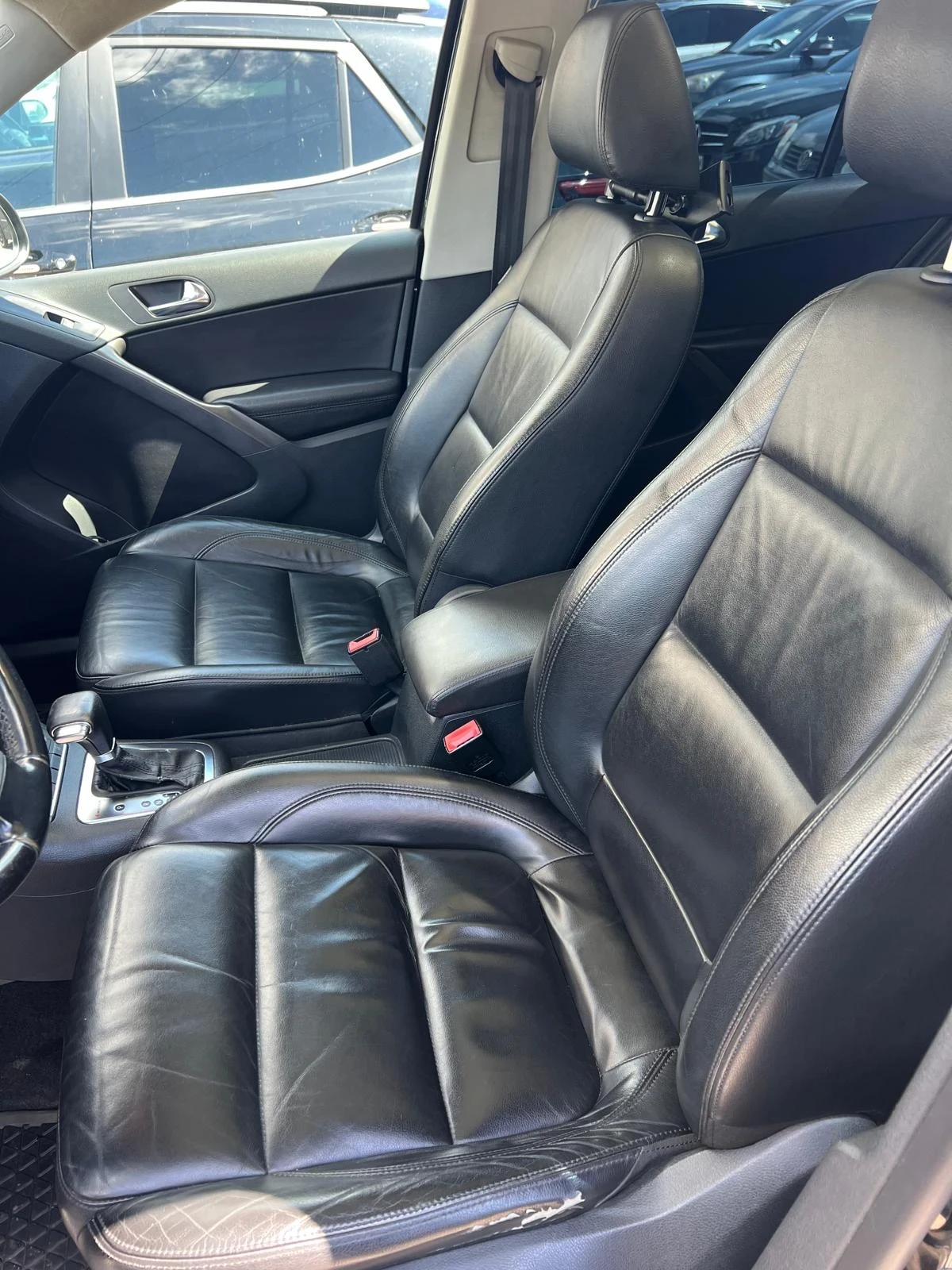 VW Tiguan 2.0TDI 4Motion Off road Highline, снимка 3 - Автомобили и джипове - 54755662