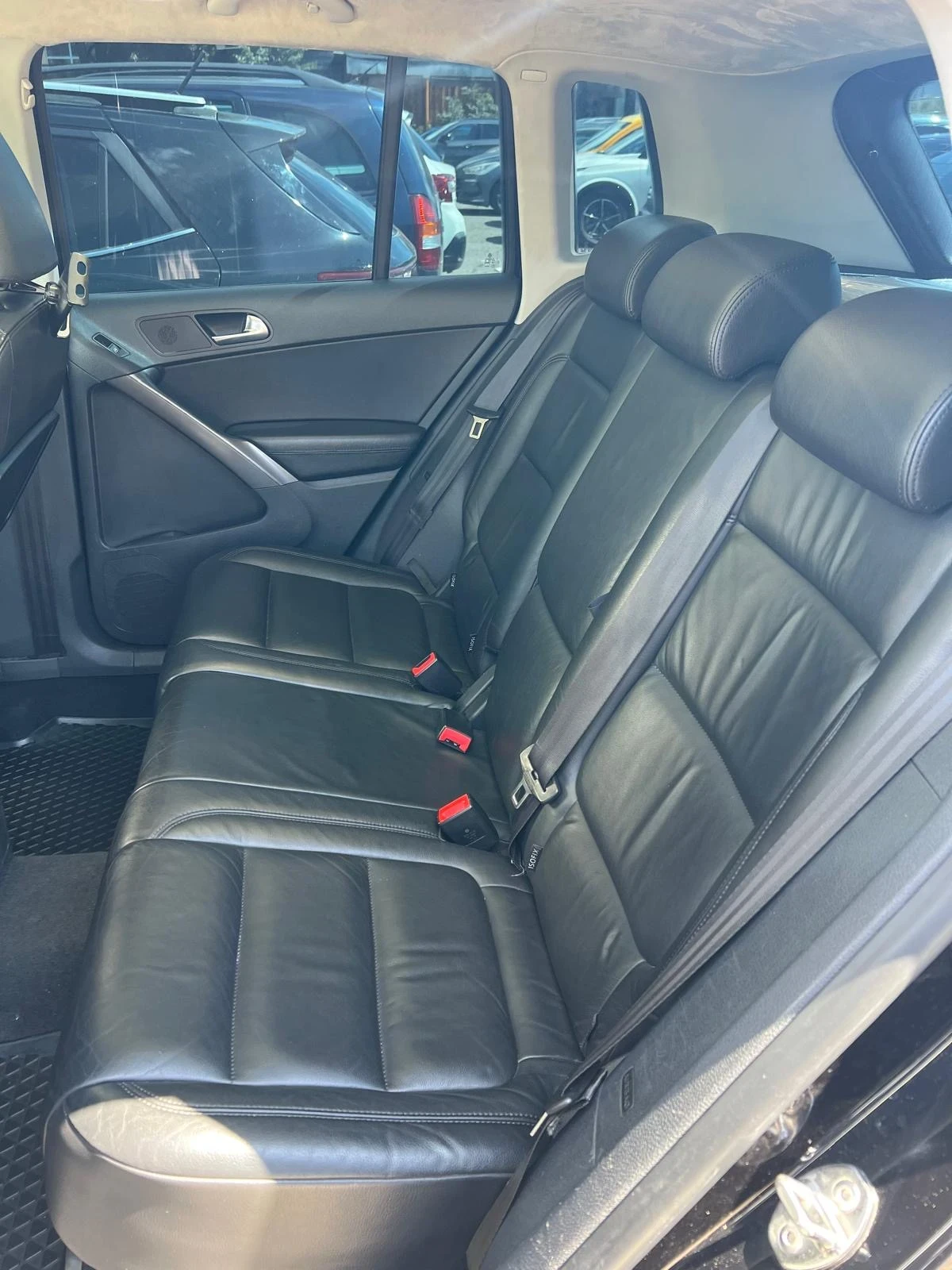 VW Tiguan 2.0TDI 4Motion Off road Highline, снимка 5 - Автомобили и джипове - 54755662