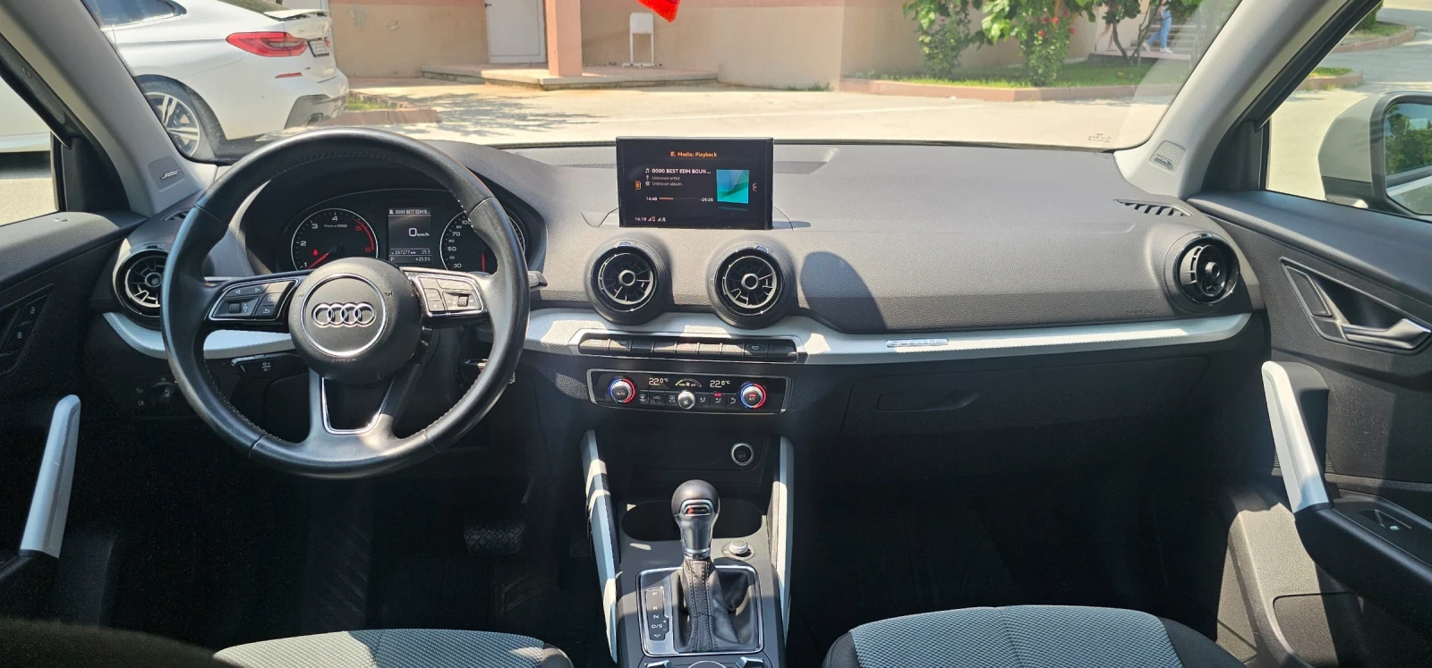 Audi Q2 Nardo Grey S-Line 2.0 TDI 150hp, снимка 12 - Автомобили и джипове - 55351697