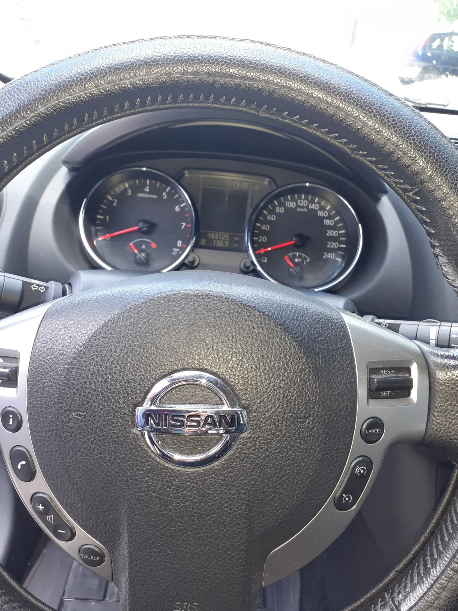 Nissan Qashqai, снимка 8 - Автомобили и джипове - 56071022