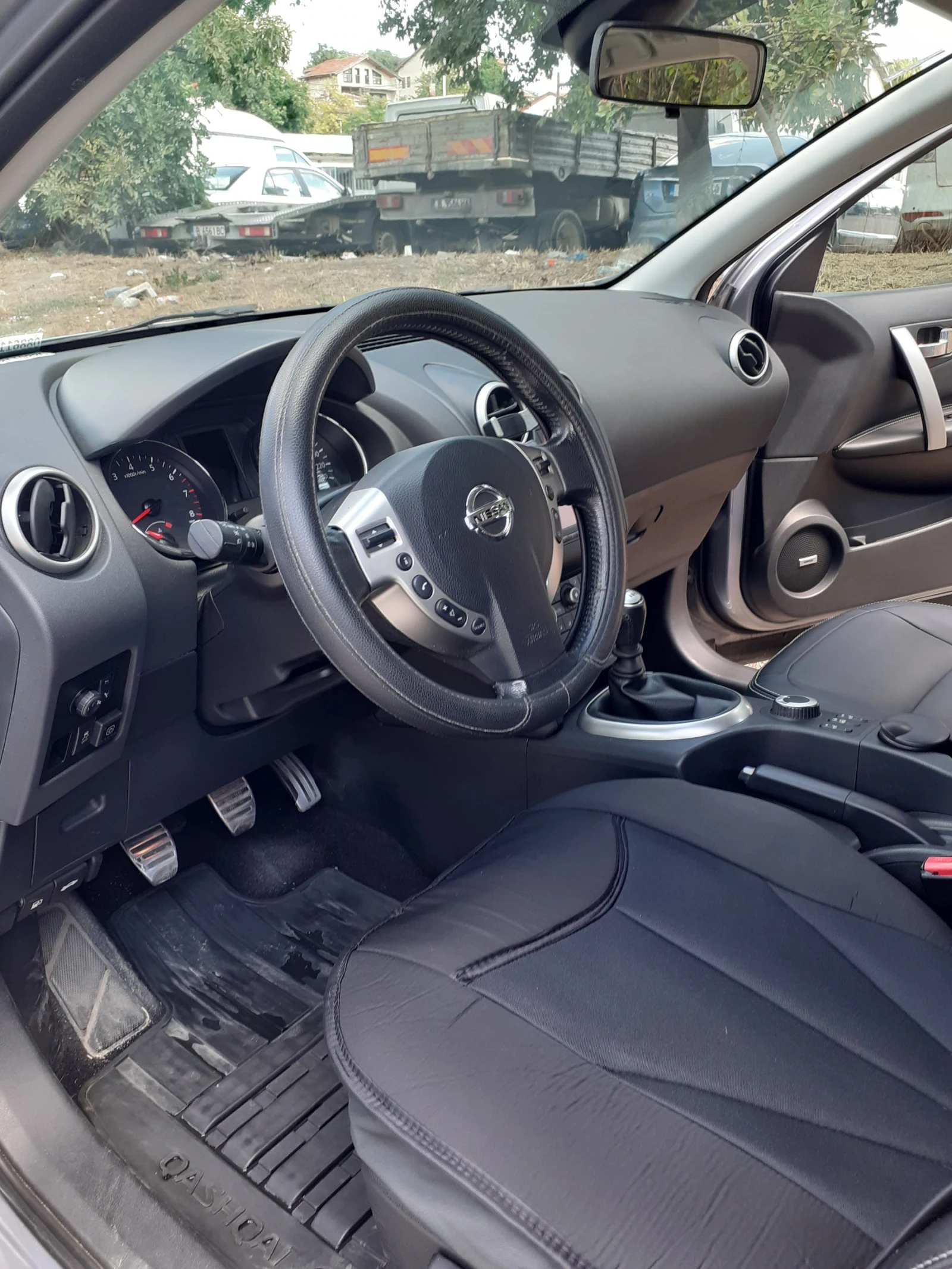 Nissan Qashqai, снимка 15 - Автомобили и джипове - 56071022