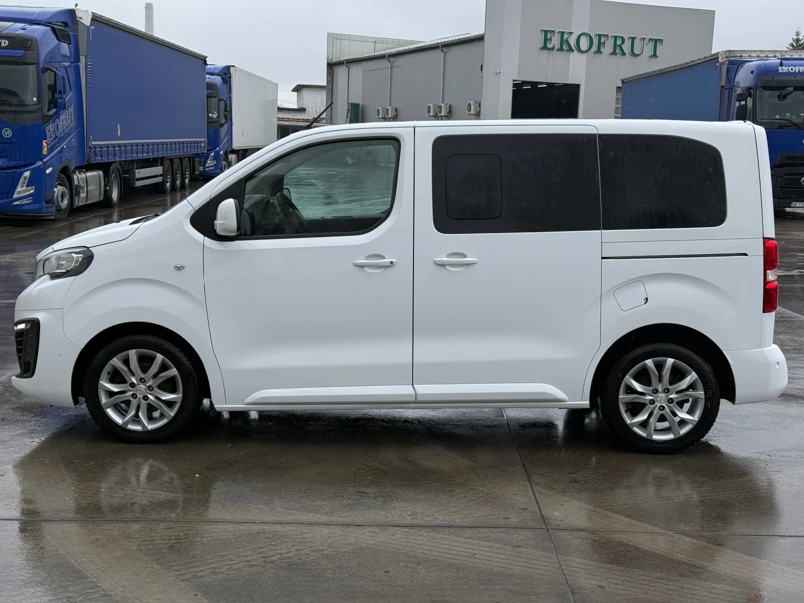 Peugeot Expert Traveller 2.0HDi-9места* перфектен!, снимка 7 - Бусове и автобуси - 54103972