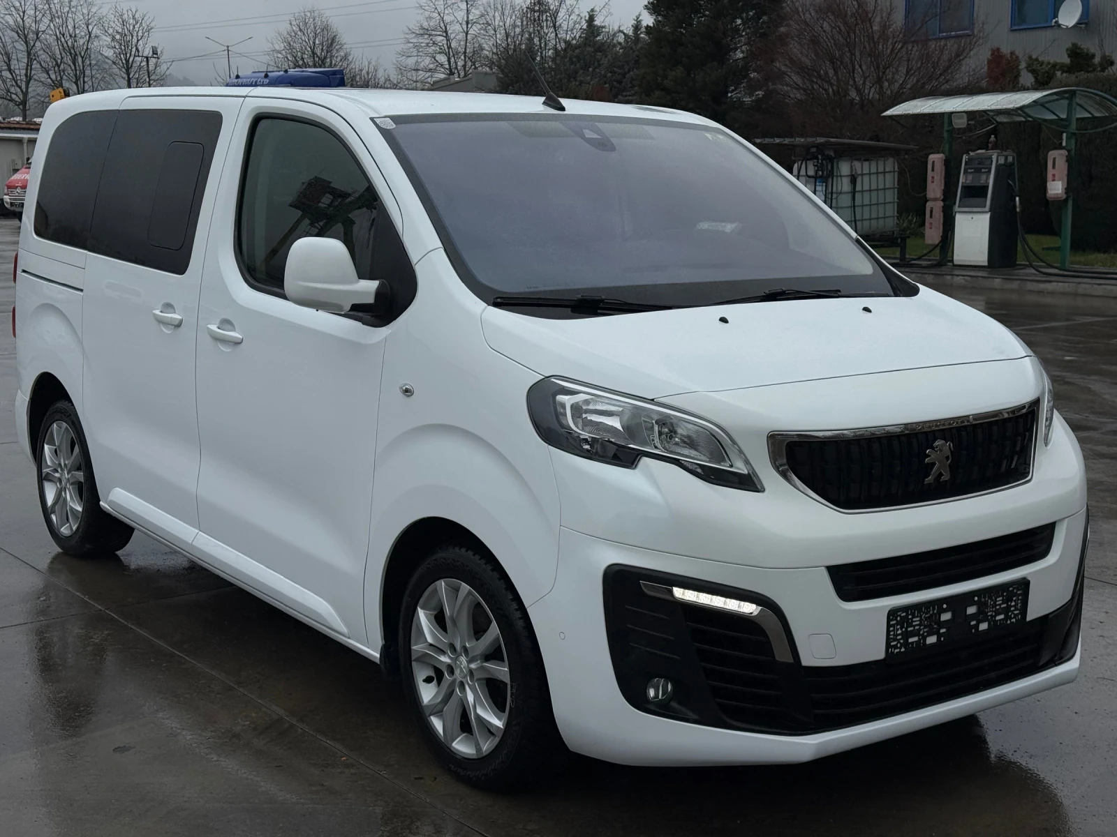 Peugeot Expert Traveller 2.0HDi-9места* перфектен!, снимка 2 - Бусове и автобуси - 54103972