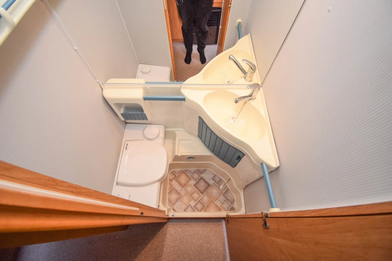 Каравана Knaus Sudwind Savanna 530TK+ ФОРСЕЛТ/5+ 1 места, снимка 16 - Каравани и кемпери - 53157686