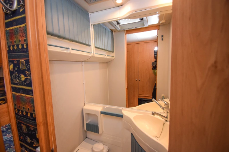 Каравана Knaus Sudwind Savanna 530TK+ ФОРСЕЛТ/5+ 1 места, снимка 15 - Каравани и кемпери - 53157686