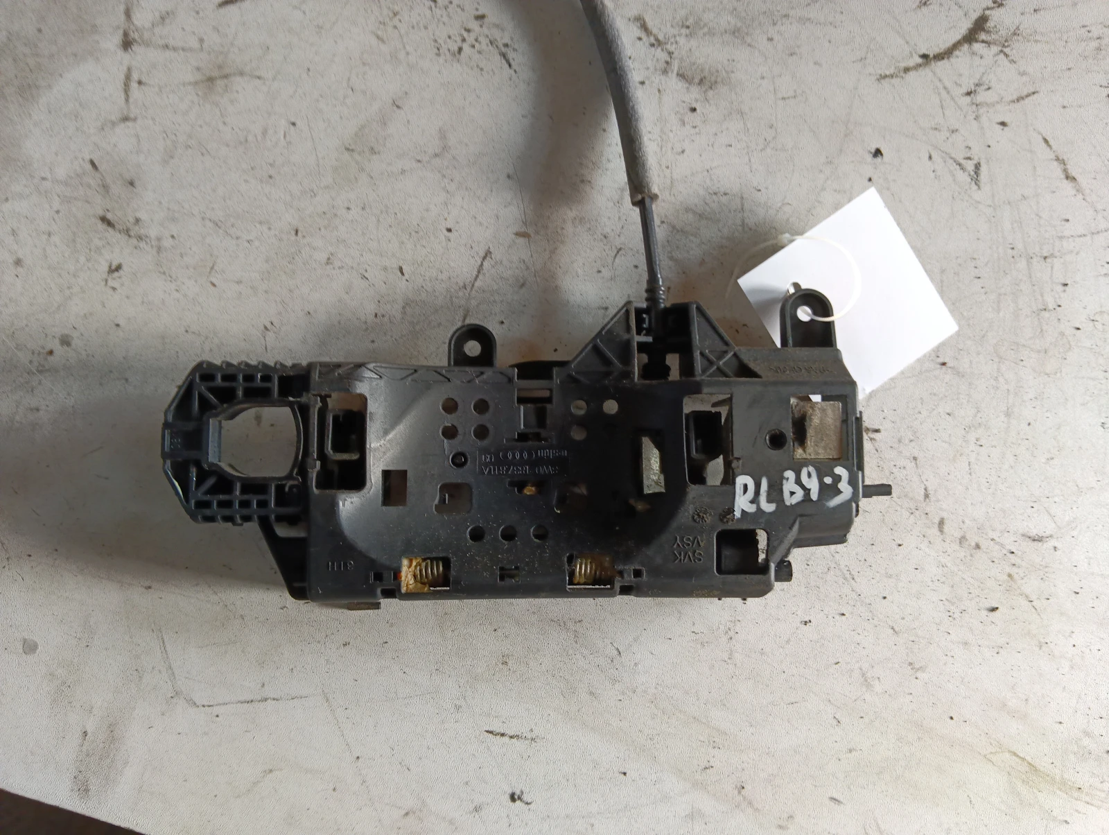 основа дръжка ЗАДНА ЛЯВА 8W01837811A Audi A4