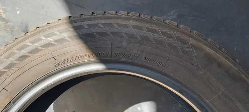 Гуми Зимни 225/60R18, снимка 10 - Гуми и джанти - 33641734