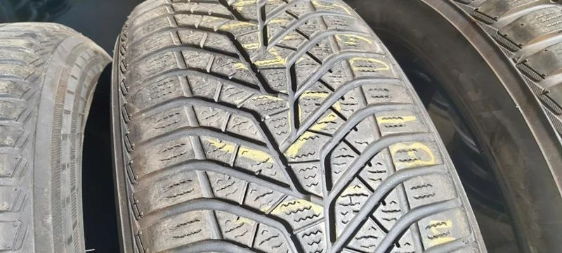 Гуми Зимни 225/60R18, снимка 6 - Гуми и джанти - 33641734