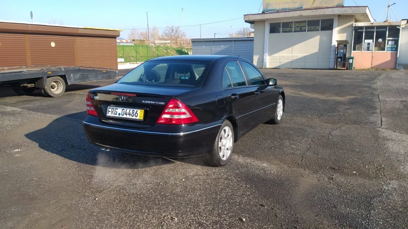 Mercedes-Benz C 180, снимка 9 - Автомобили и джипове - 47321648