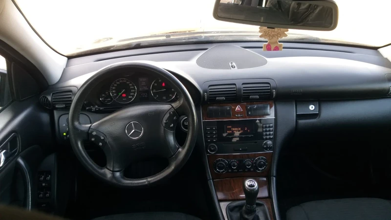 Mercedes-Benz C 180, снимка 6 - Автомобили и джипове - 47321648