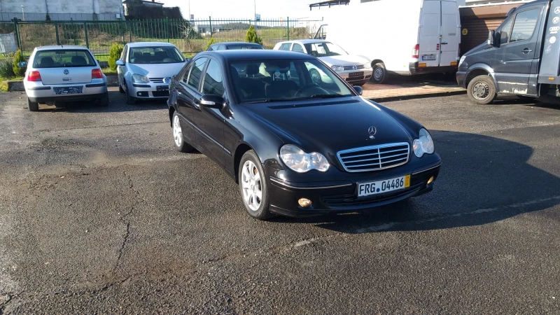 Mercedes-Benz C 180, снимка 2 - Автомобили и джипове - 47321648