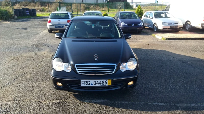 Mercedes-Benz C 180, снимка 4 - Автомобили и джипове - 47321648