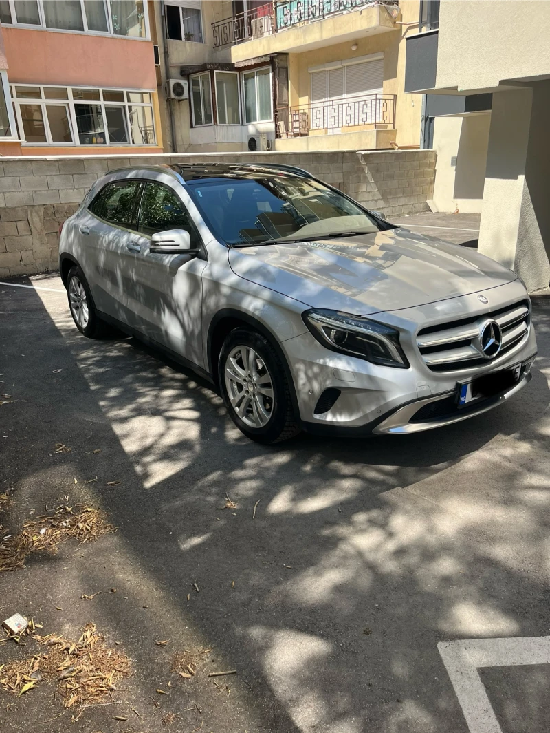 Mercedes-Benz GLA 180, снимка 4 - Автомобили и джипове - 46991016