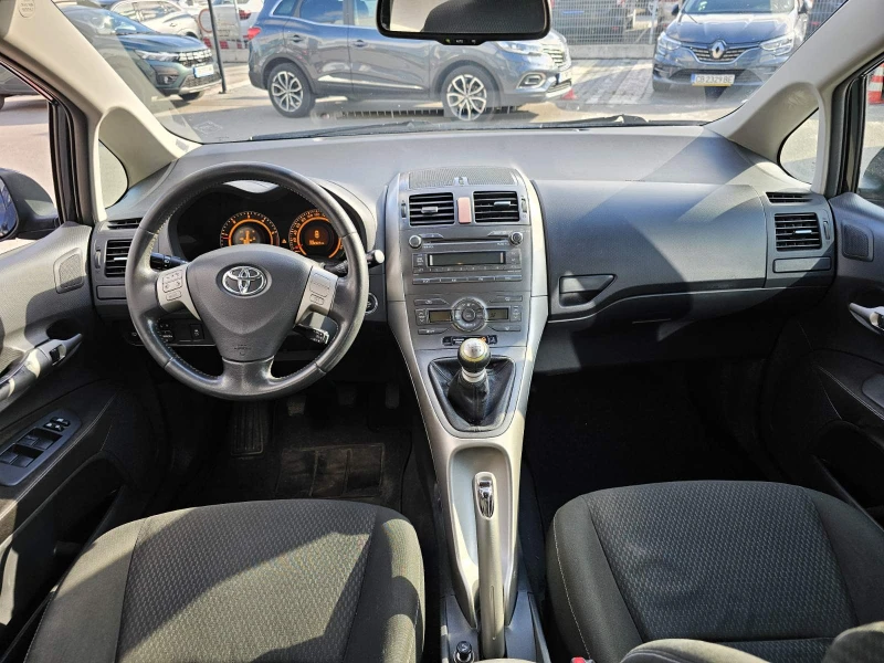 Toyota Auris 2.2, снимка 7 - Автомобили и джипове - 47293420