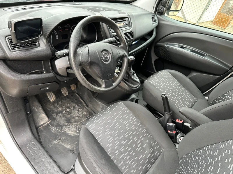 Opel Combo 1.3 90к.с., снимка 12 - Автомобили и джипове - 48927563