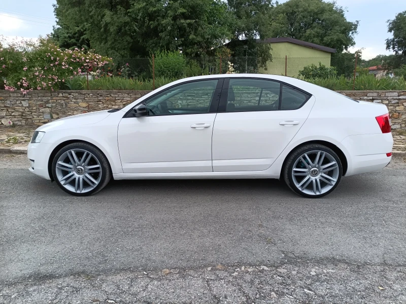 Skoda Octavia 2.0 tdi автомат, снимка 8 - Автомобили и джипове - 50790519