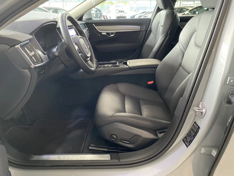 Volvo V90 CORE/398HP/AWD/CAM/NAVI/LED/KLESS/314g, снимка 8 - Автомобили и джипове - 51690353