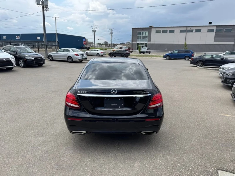 Mercedes-Benz E 300 4MATIC* BURMESTER* DISTRONIC* 360 CAM* ПАНОРАМА, снимка 5 - Автомобили и джипове - 52483219