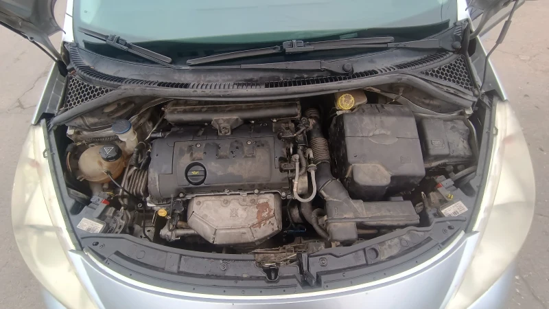 Peugeot 207 1.4 16v, снимка 10 - Автомобили и джипове - 52937622