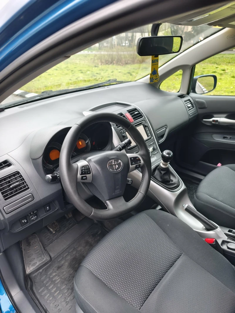 Toyota Auris 1.6 VVT-i Valvematic, снимка 13 - Автомобили и джипове - 53296123