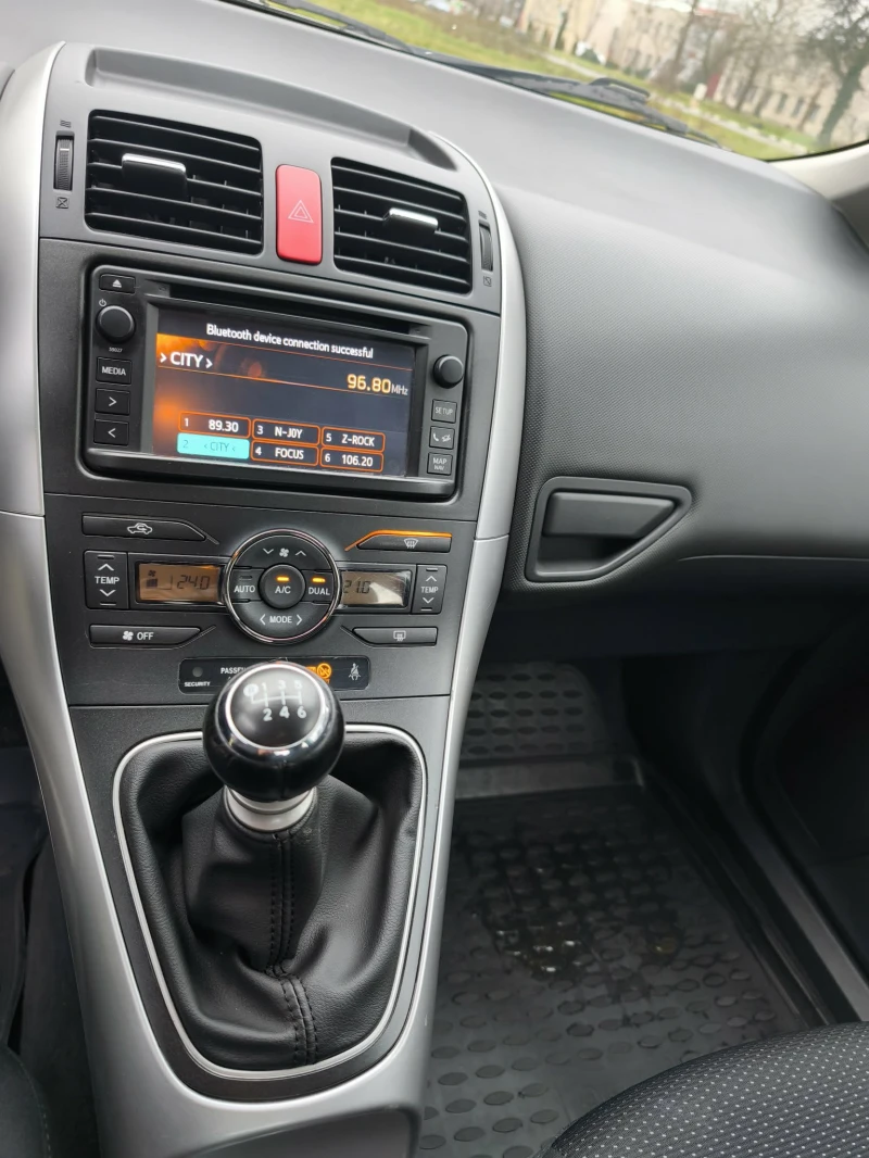 Toyota Auris 1.6 VVT-i Valvematic, снимка 12 - Автомобили и джипове - 53296123