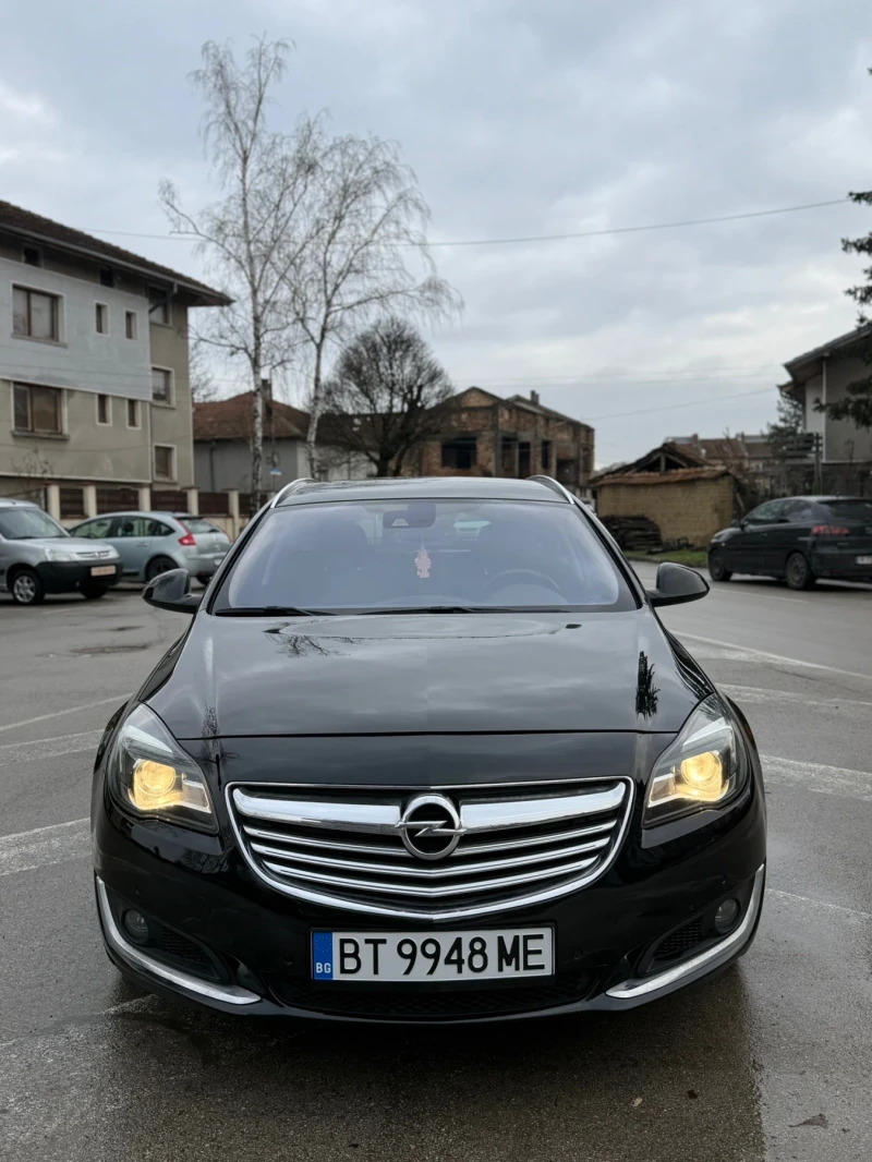 Opel Insignia Sports Tourer 2.0 CDTI, снимка 2 - Автомобили и джипове - 53526044
