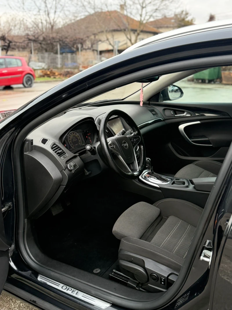 Opel Insignia Sports Tourer 2.0 CDTI, снимка 7 - Автомобили и джипове - 53526044