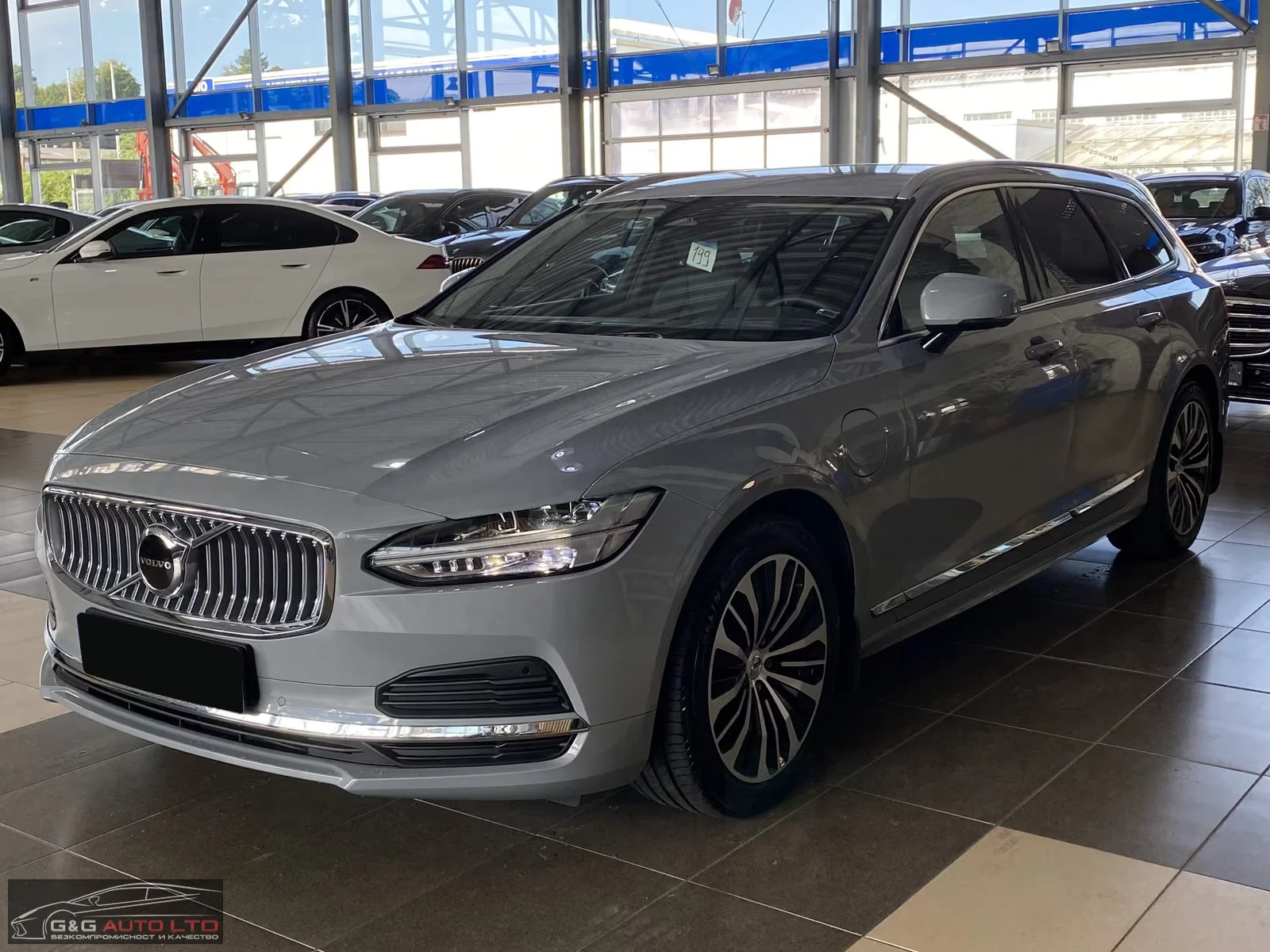 Volvo V90 CORE/398HP/AWD/CAM/NAVI/LED/KLESS/314g, снимка 1