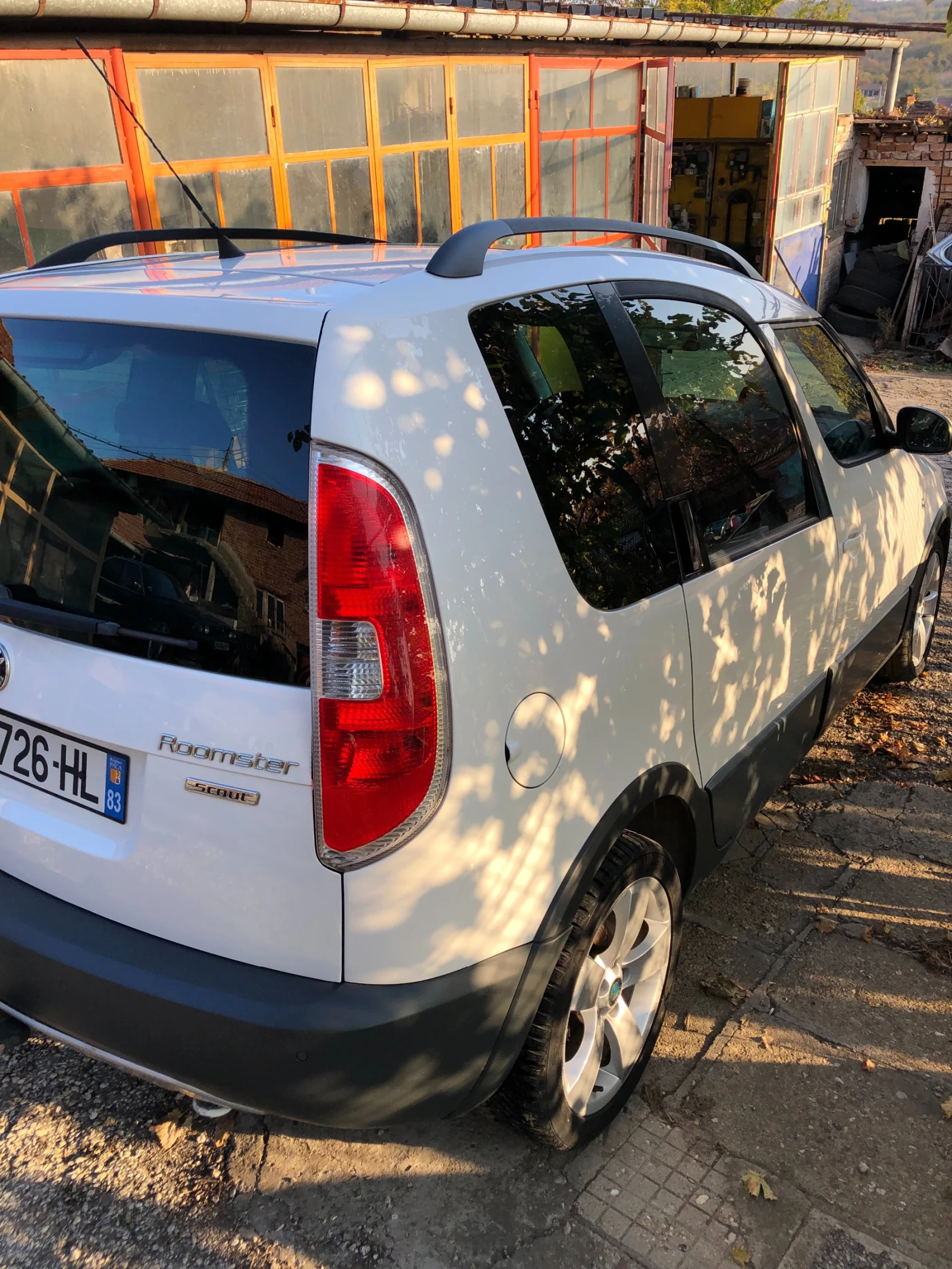 Skoda Roomster Scout 1.6 TDI - 105 k.s - изображение 4