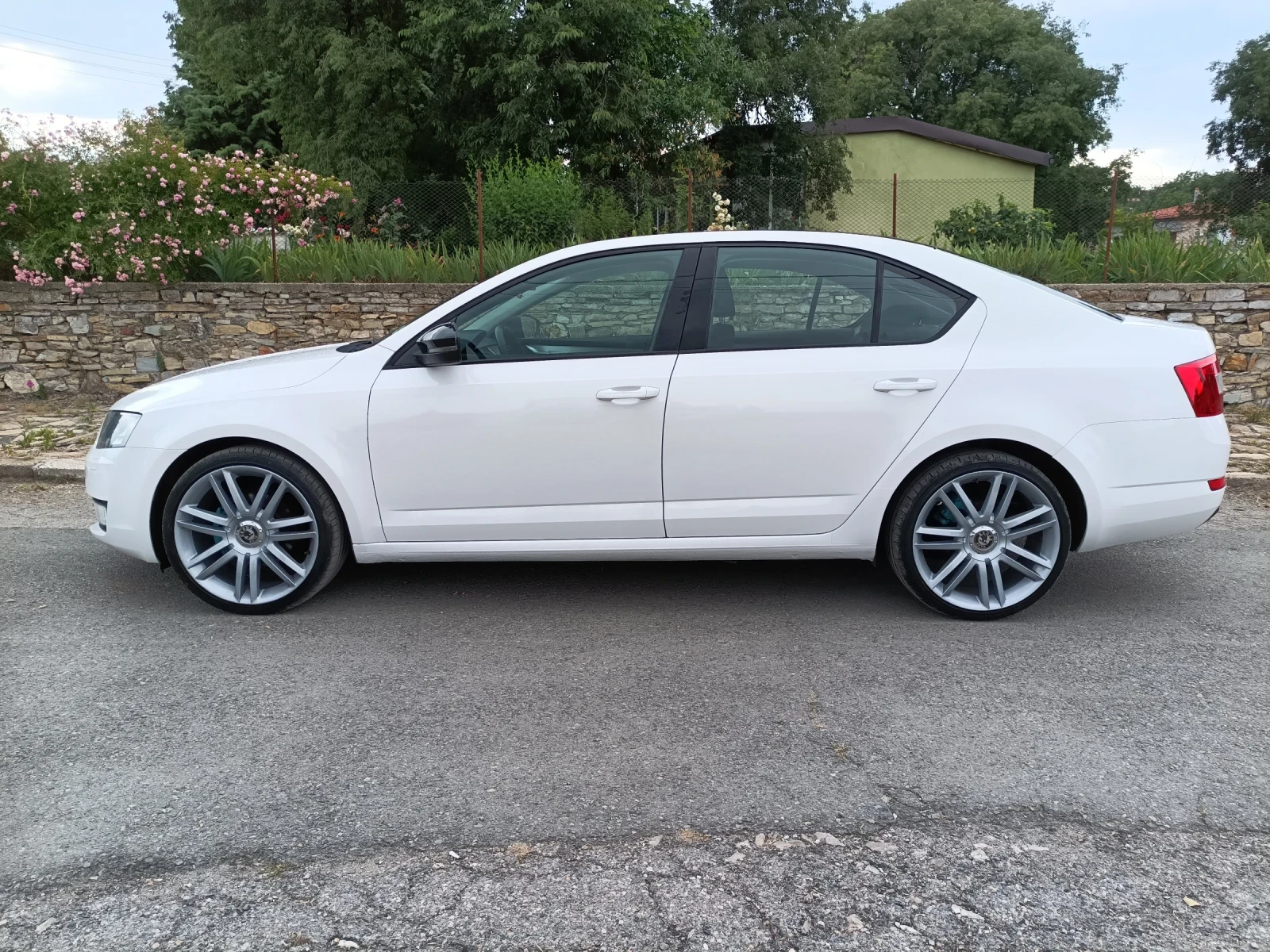 Skoda Octavia 2.0 tdi автомат - изображение 8