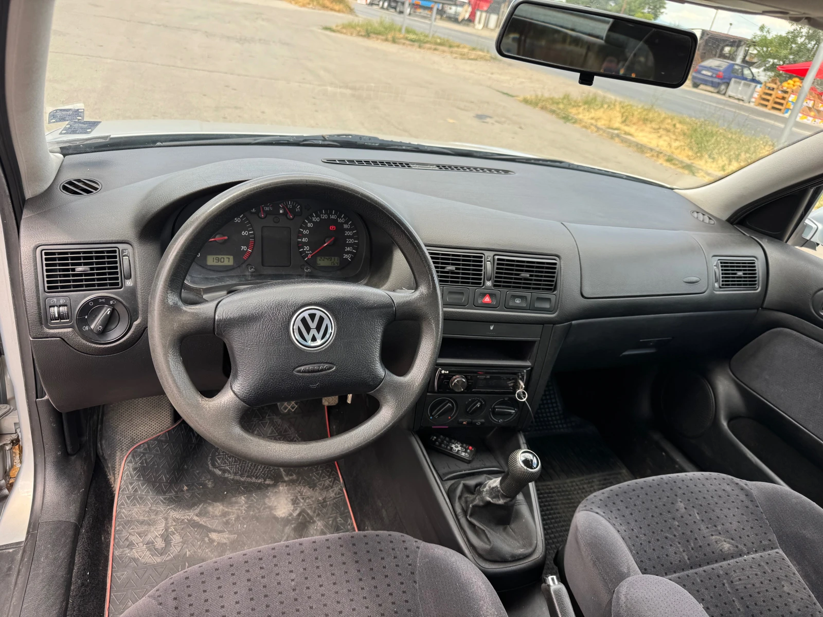 VW Golf 1.6SR - изображение 6
