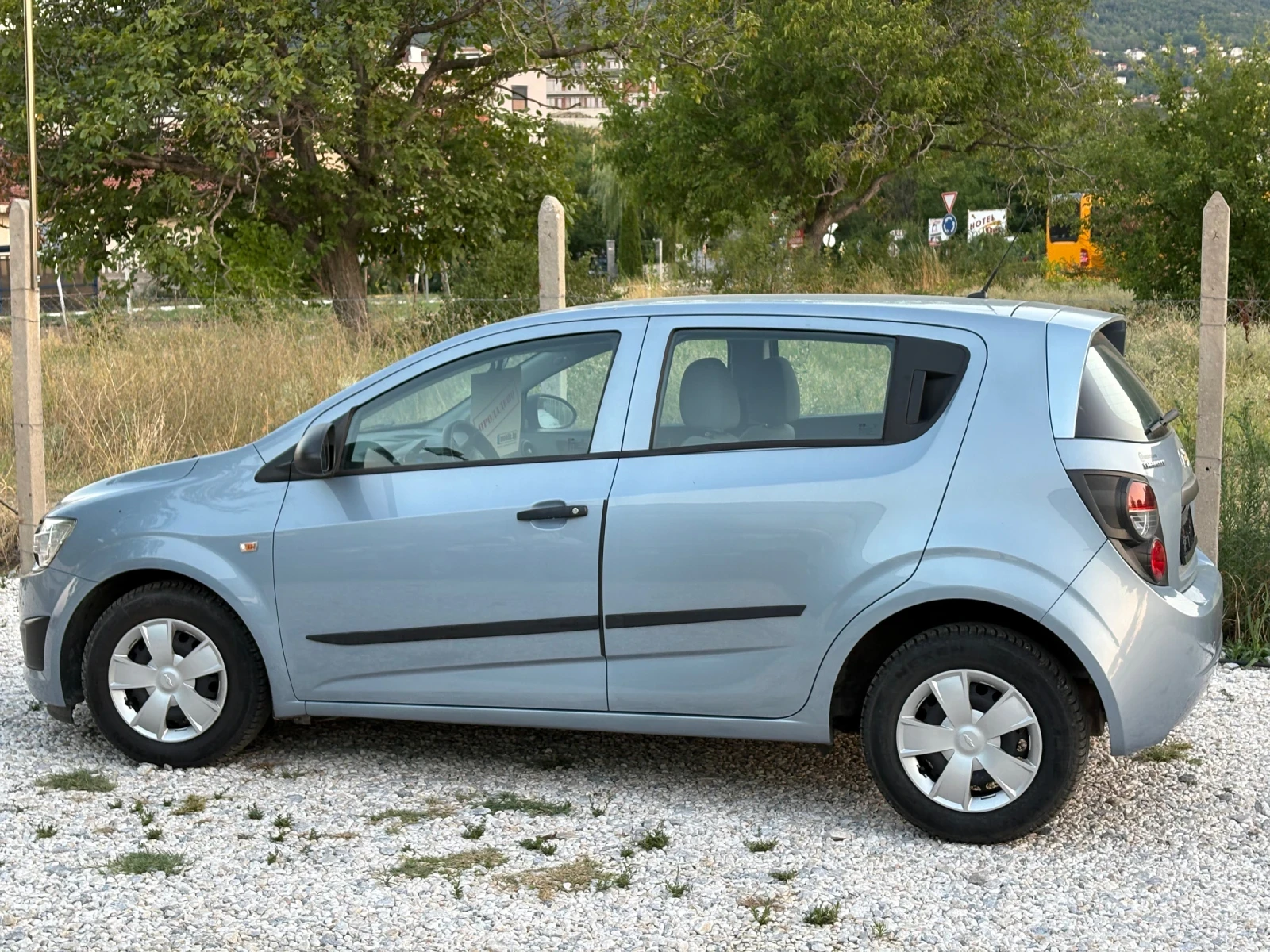 Chevrolet Aveo 1.2 i 80 ps feys 2012 - изображение 5