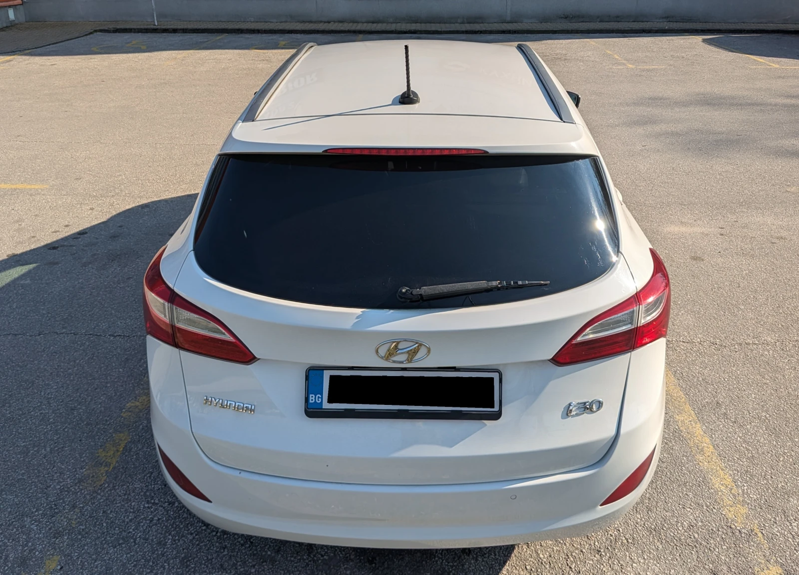 Hyundai I30 CRDi Style Nav, снимка 8 - Автомобили и джипове - 53738515
