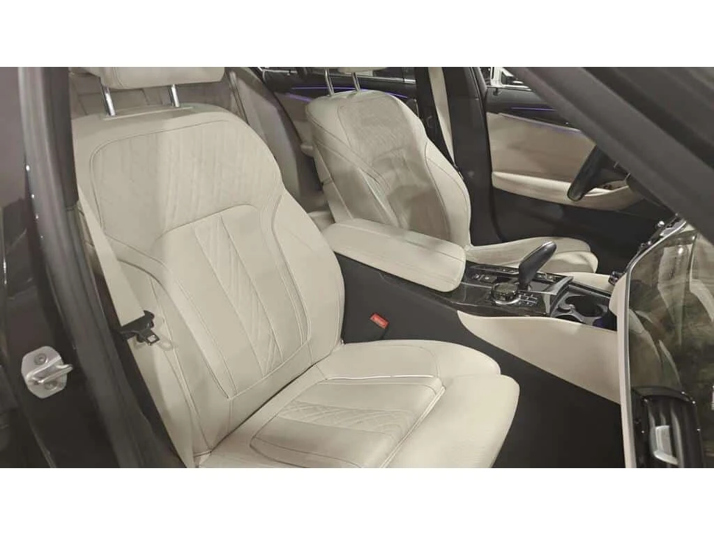 BMW 540 M-pack xDrive  CARFAX, снимка 11 - Автомобили и джипове - 54115038