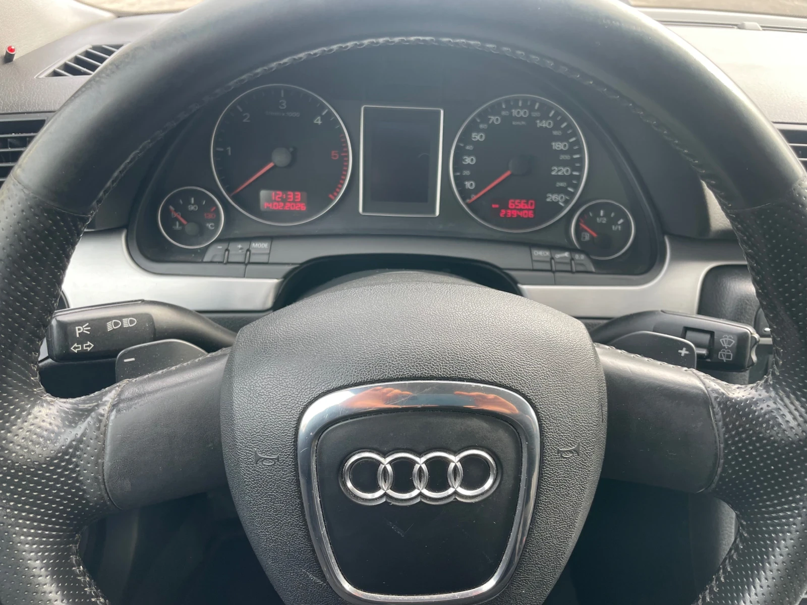 Audi A4 2.0 TDI 140.кс скоростна мултитрон 7.сте, снимка 12 - Автомобили и джипове - 54190035