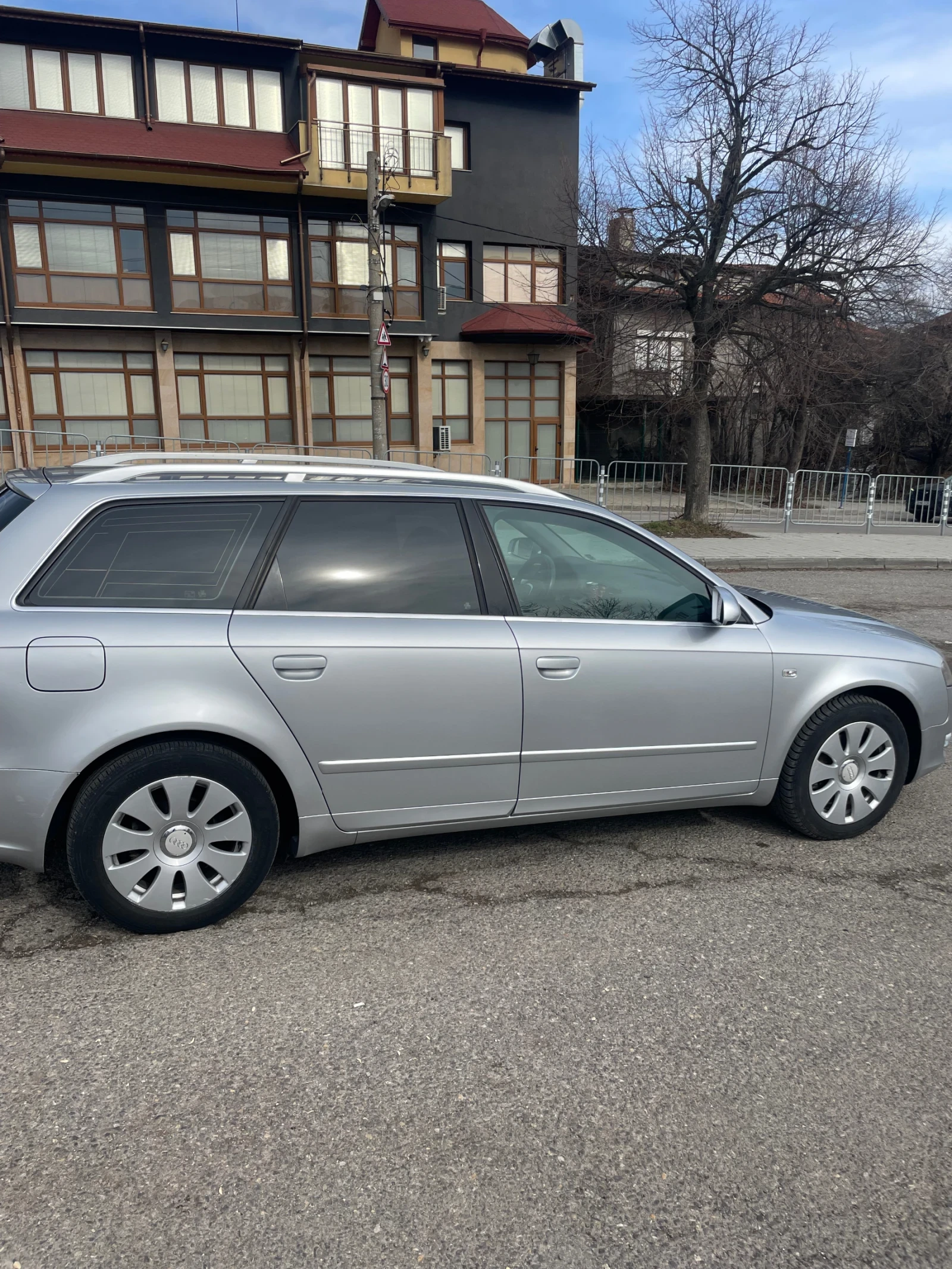 Audi A4 2.0 TDI 140.кс скоростна мултитрон 7.сте, снимка 3 - Автомобили и джипове - 54190035