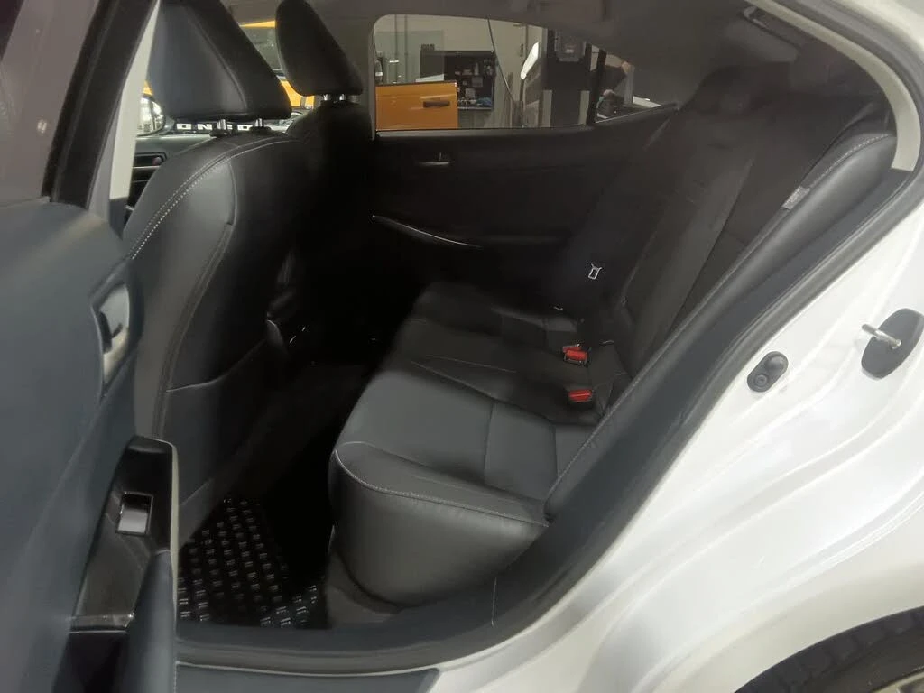Lexus IS 300 �������* ���������* ������* �������* �����* ������ | Mobile.bg � ����������� 17