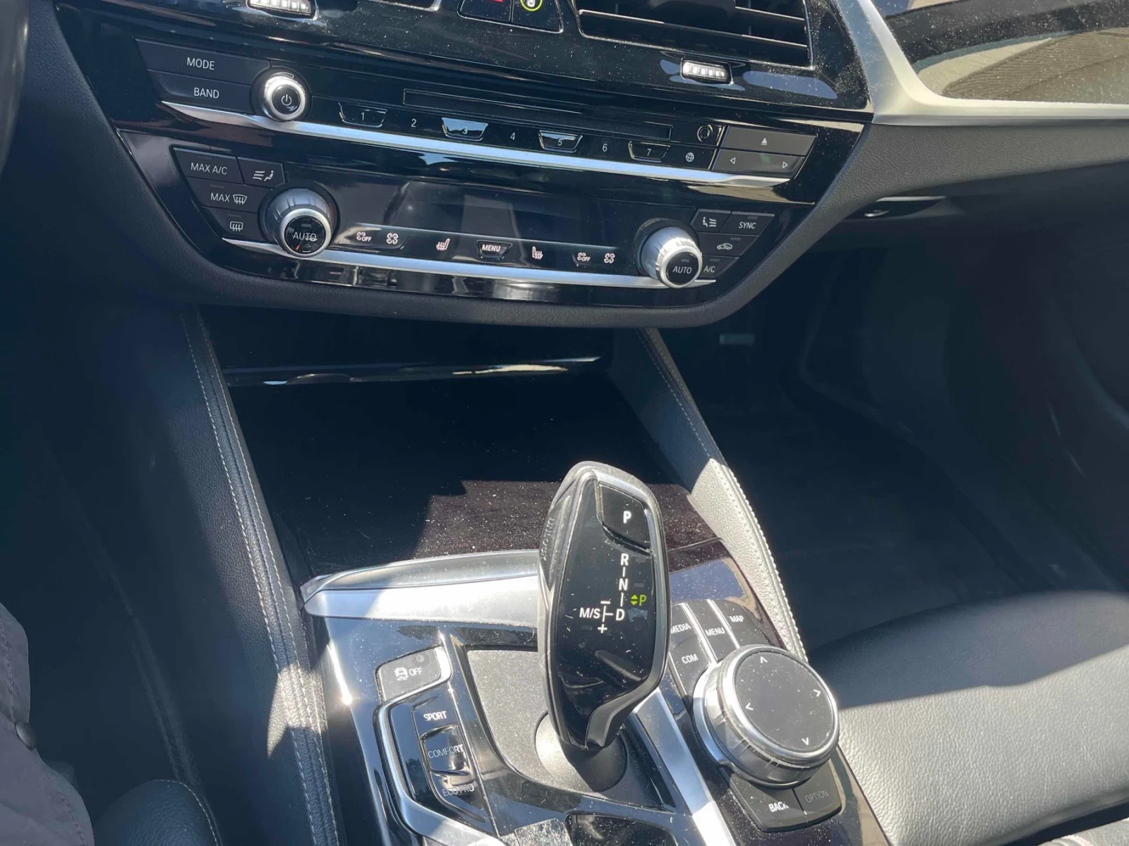 BMW 530 M ПАКЕТ * ПОДГРЕВ * ПАНОРАМА * 2 КЛЮЧА, снимка 8 - Автомобили и джипове - 54555544