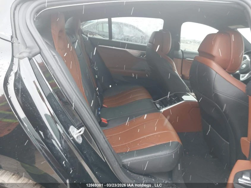 BMW 850 * LASER* M PACK* 360* Ambient Light* Head-up* , снимка 8 - Автомобили и джипове - 55050703
