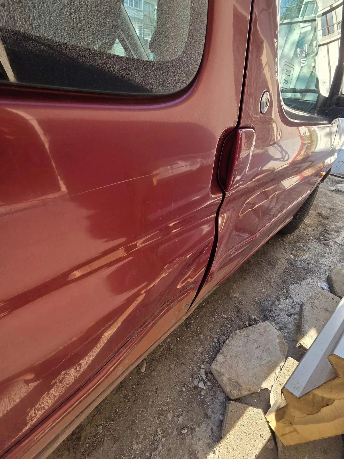 Citroen Berlingo 1.8, снимка 7 - Автомобили и джипове - 55240760
