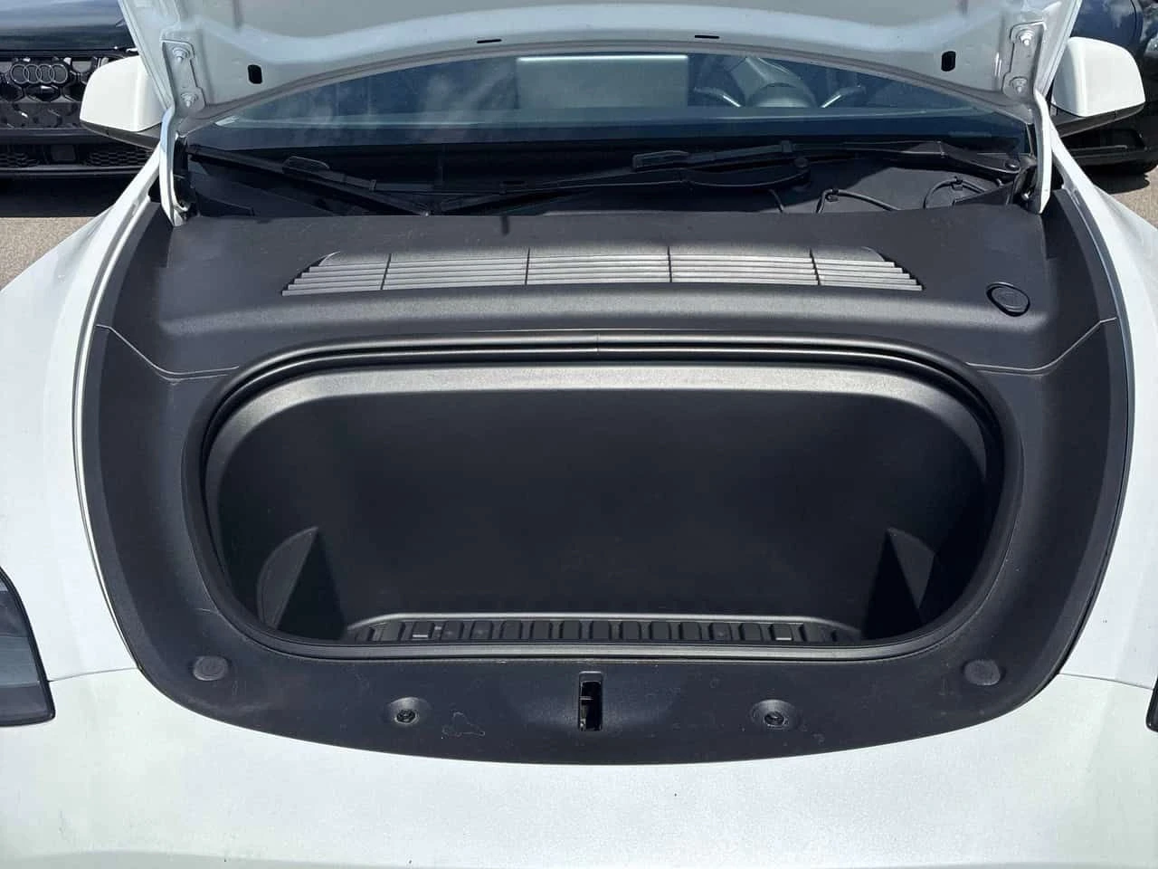 Tesla Model Y * Long Range* АВТОКРЕДИТ БЕЗ ПЪРВОНАЧАЛНА ВНОСКА* , снимка 13 - Автомобили и джипове - 55637707