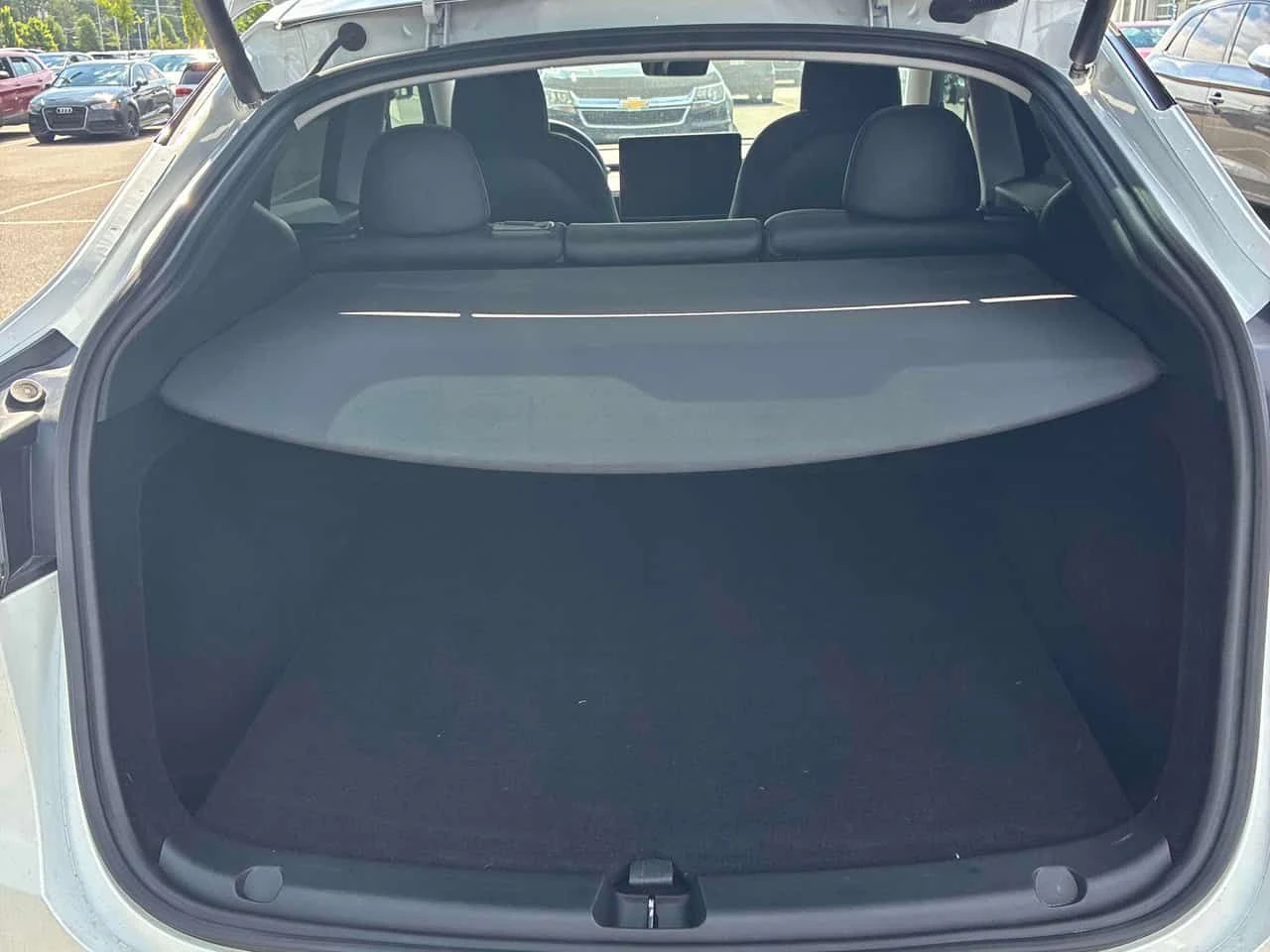 Tesla Model Y * Long Range* АВТОКРЕДИТ БЕЗ ПЪРВОНАЧАЛНА ВНОСКА* , снимка 11 - Автомобили и джипове - 55637707