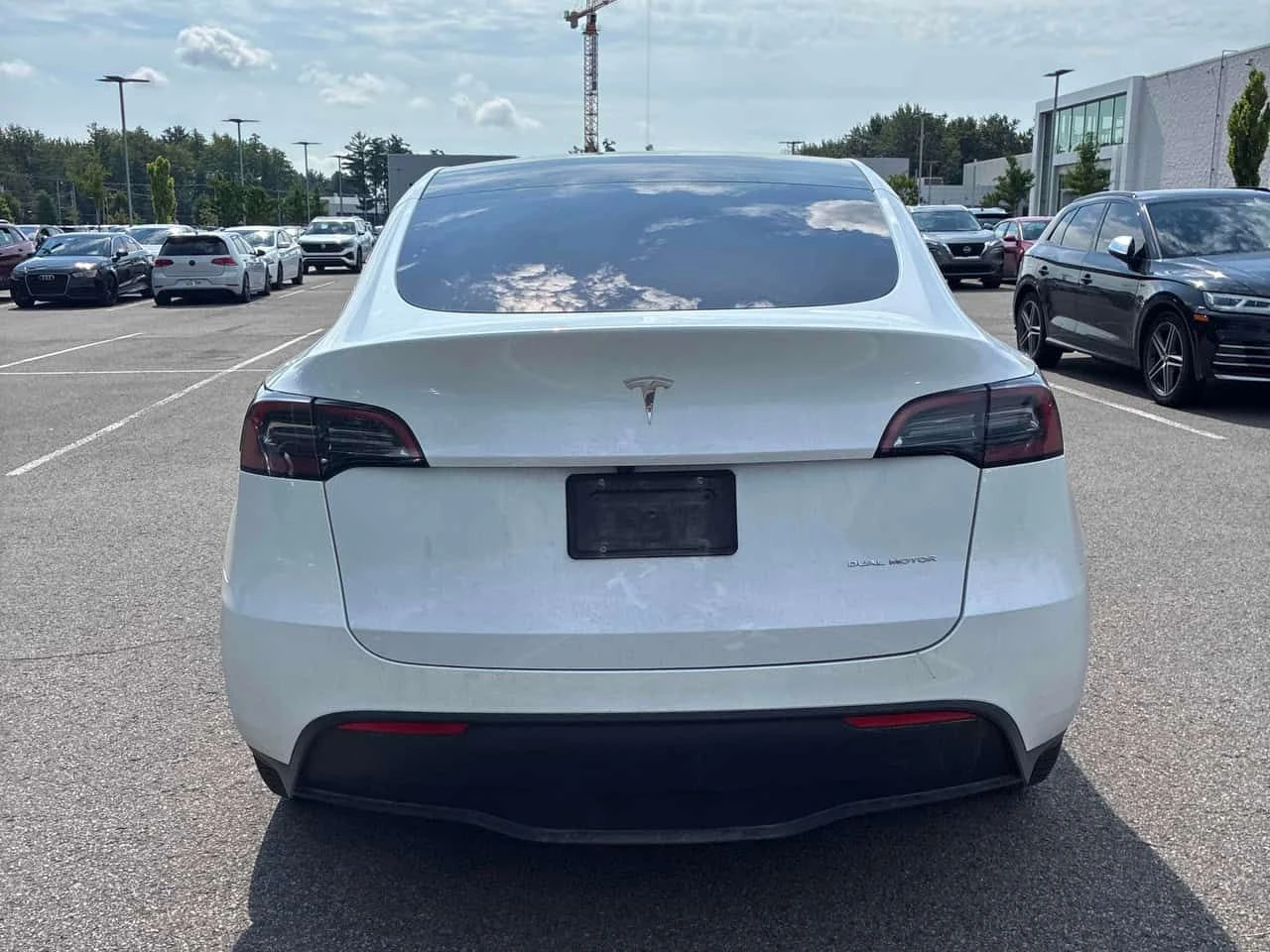 Tesla Model Y * Long Range* АВТОКРЕДИТ БЕЗ ПЪРВОНАЧАЛНА ВНОСКА* , снимка 4 - Автомобили и джипове - 55637707
