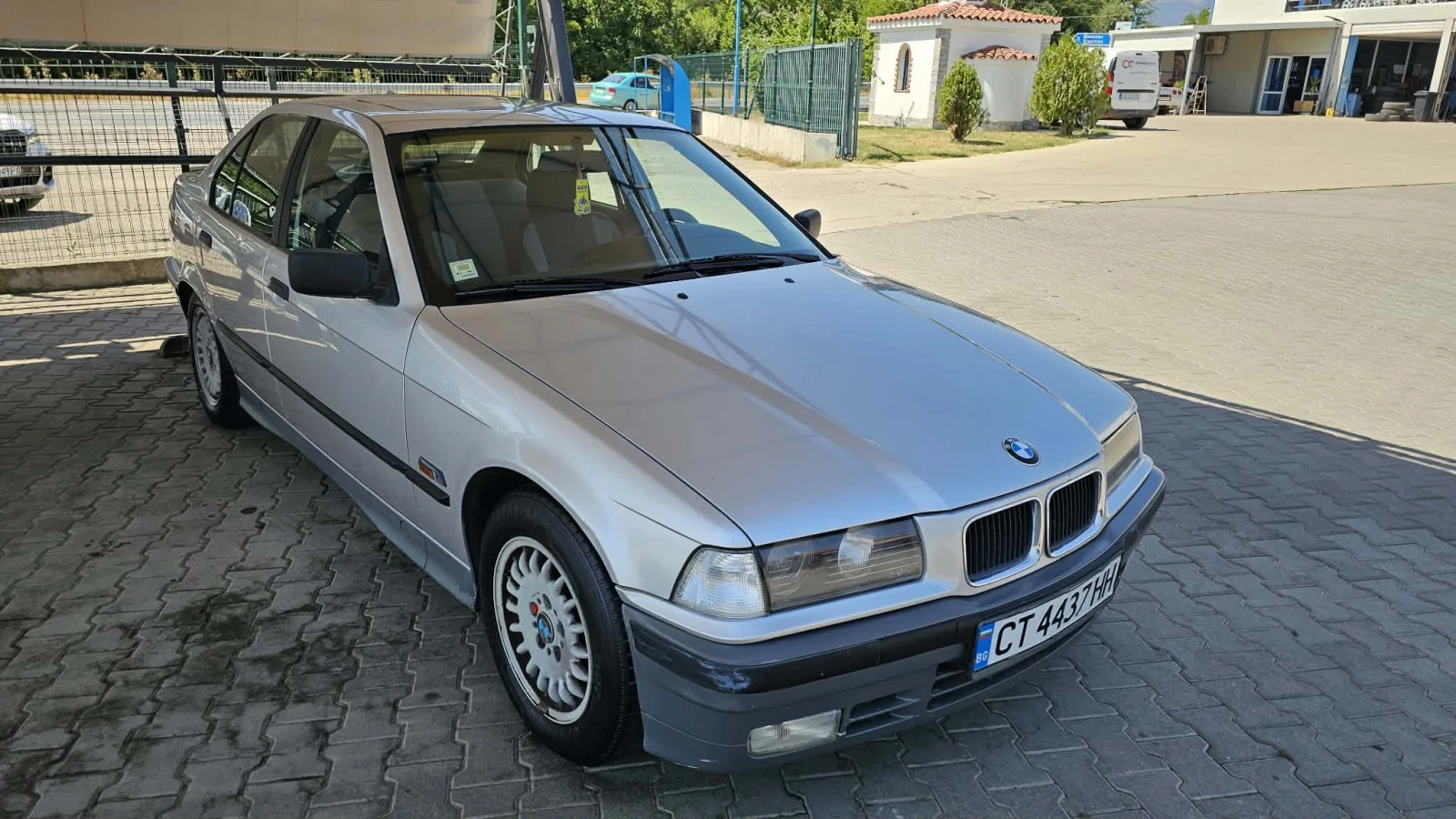 BMW 318, снимка 4 - Автомобили и джипове - 55881965