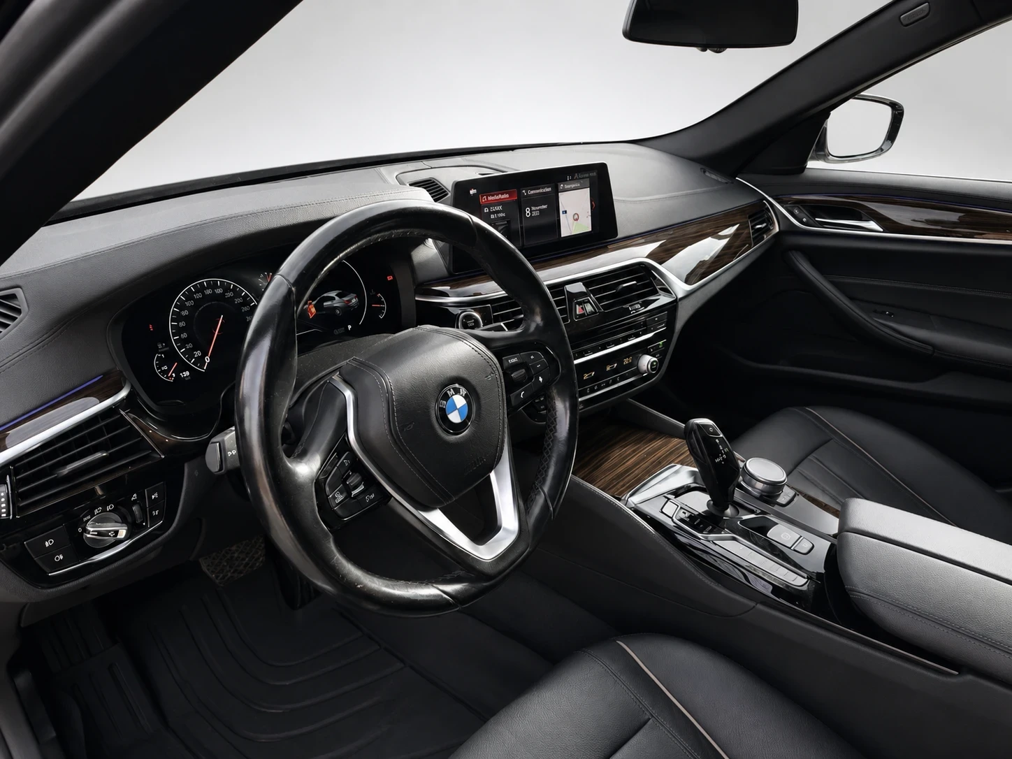 BMW 520 xDrive, снимка 9 - Автомобили и джипове - 55965788