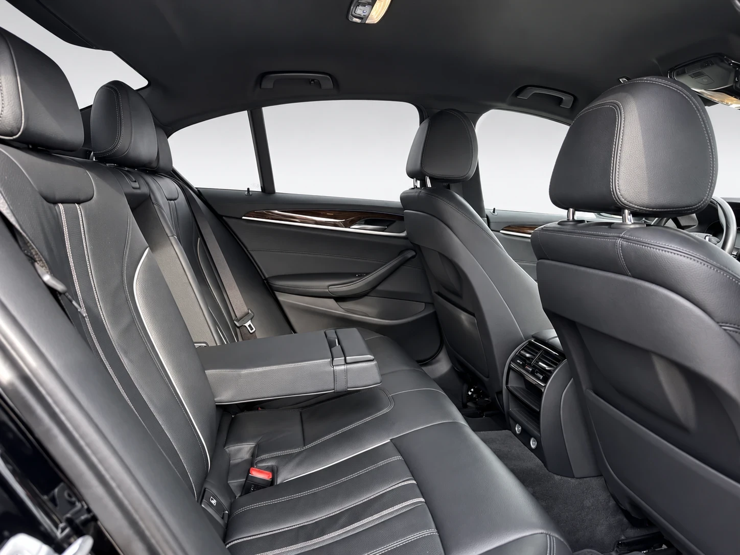 BMW 520 xDrive, снимка 14 - Автомобили и джипове - 55965788